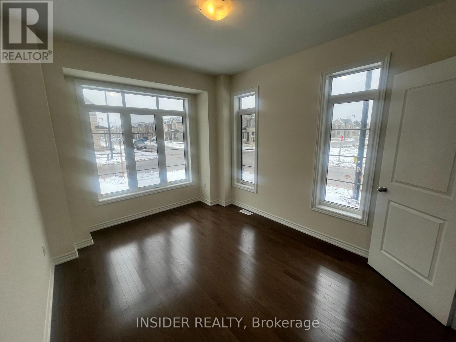 2 Fuller Street, Brampton (Credit Valley), Ontario  L6X 5S4 - Photo 5 - W12893854