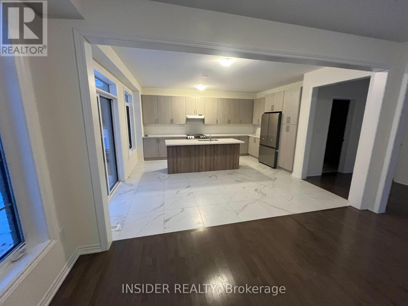 2 Fuller Street, Brampton (Credit Valley), Ontario  L6X 5S4 - Photo 9 - W12893854