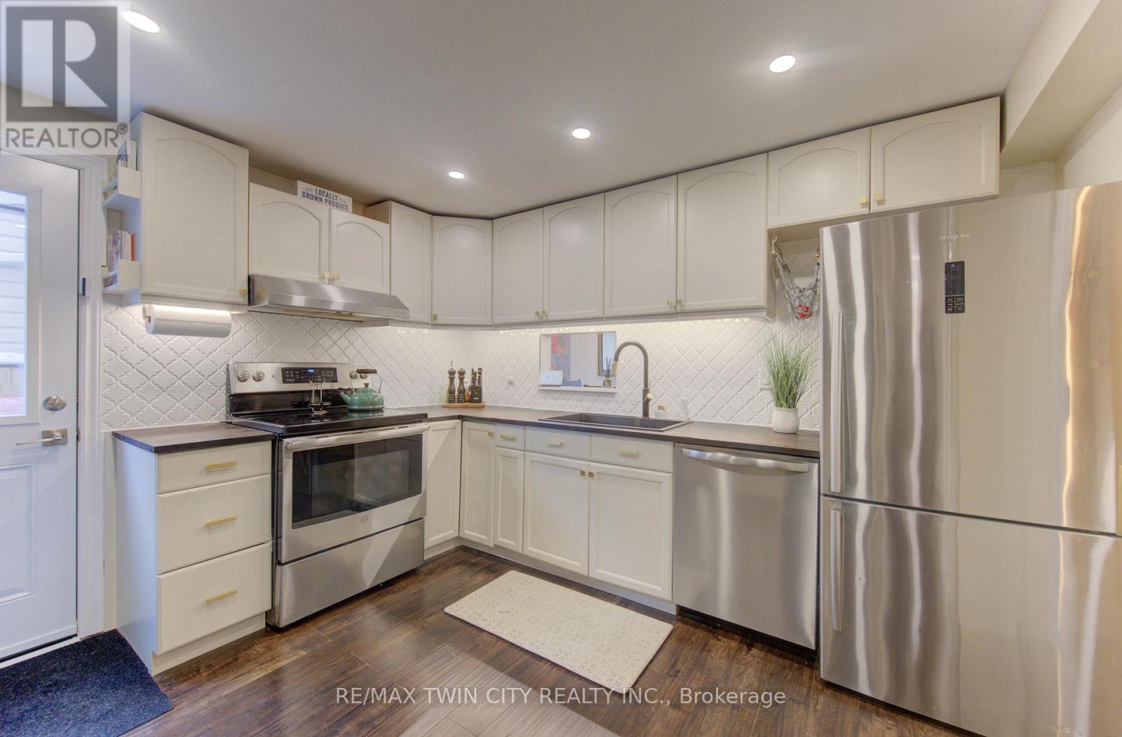 36 - 175 Elm Ridge Drive, Kitchener, Ontario  N2N 1L7 - Photo 13 - X12893798