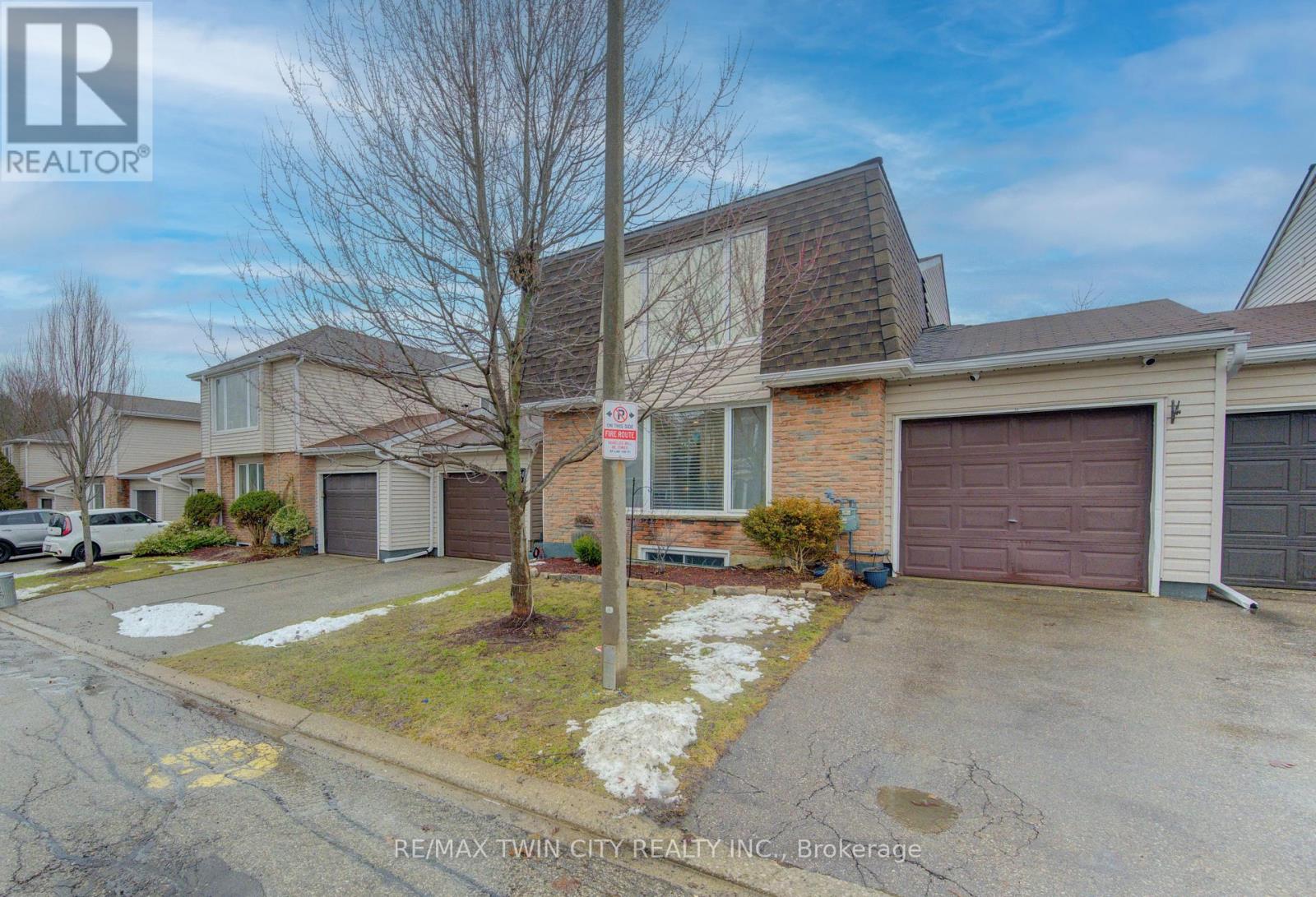36 - 175 Elm Ridge Drive, Kitchener, Ontario  N2N 1L7 - Photo 2 - X12893798