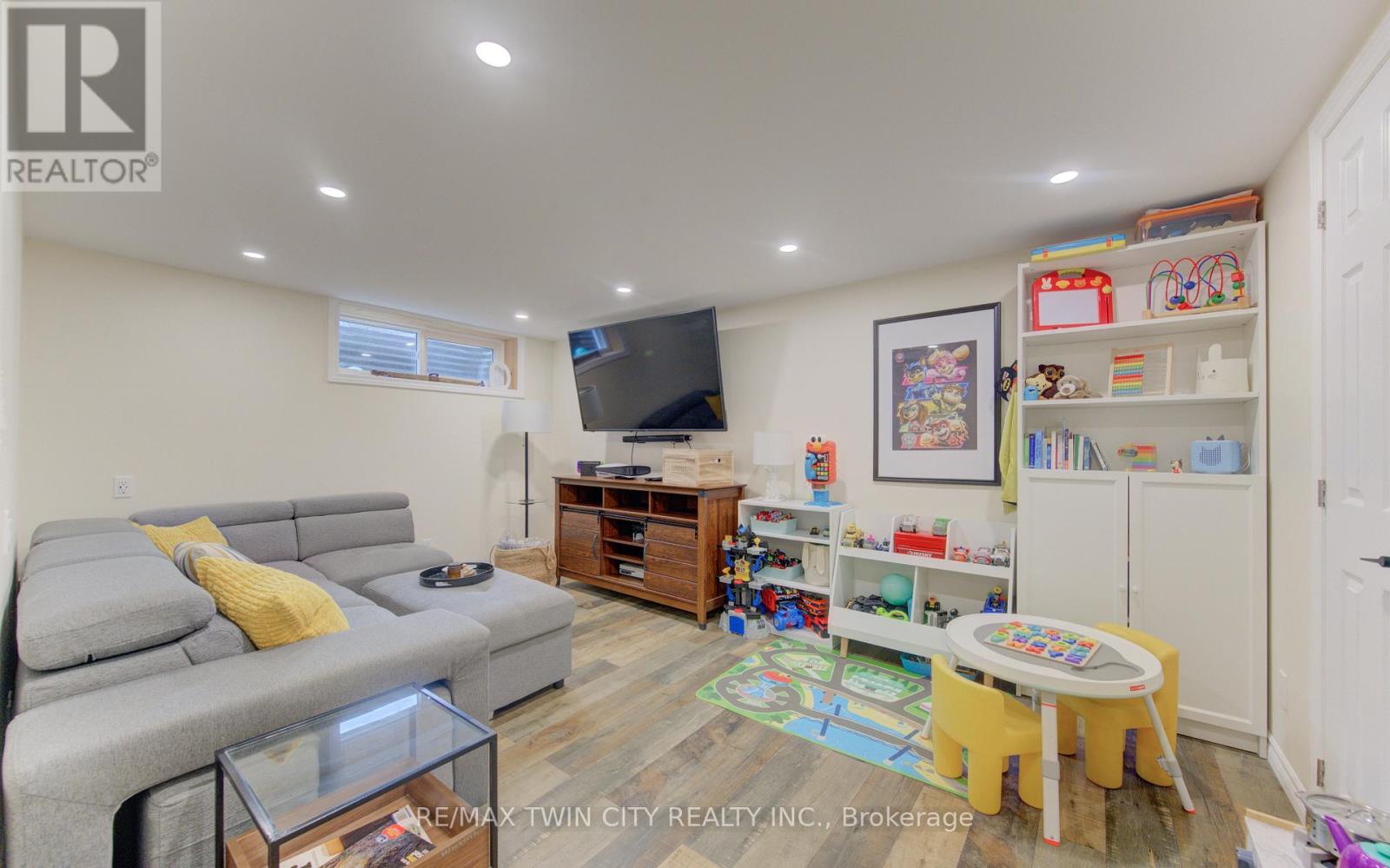 36 - 175 Elm Ridge Drive, Kitchener, Ontario  N2N 1L7 - Photo 27 - X12893798