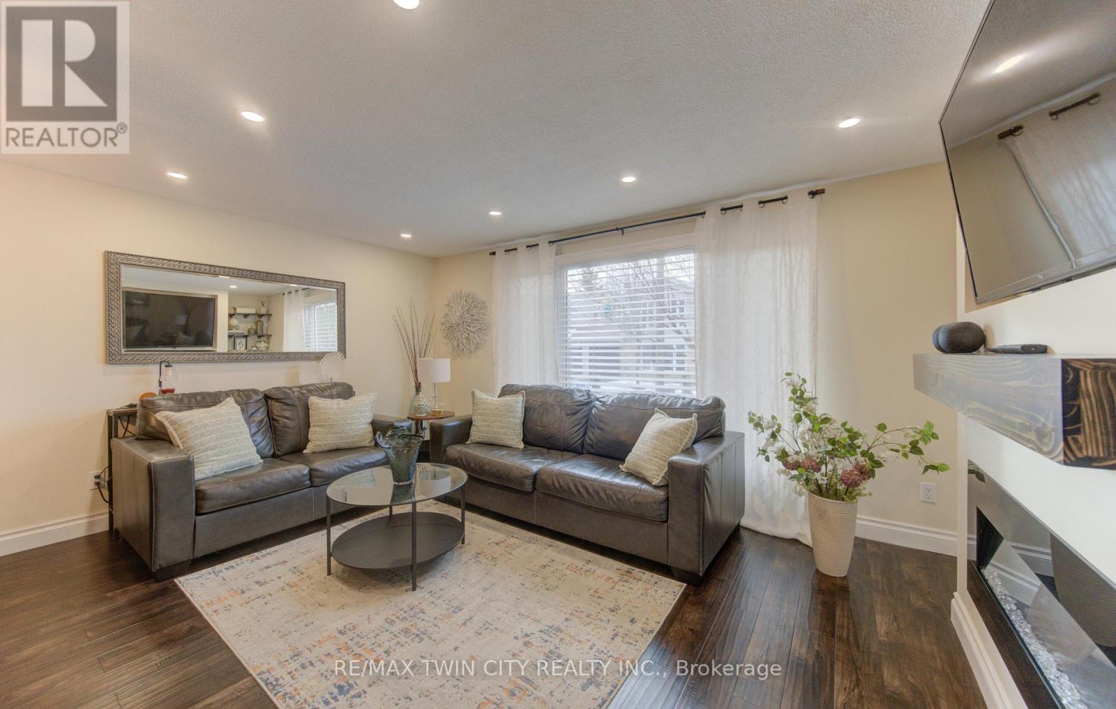 36 - 175 Elm Ridge Drive, Kitchener, Ontario  N2N 1L7 - Photo 5 - X12893798