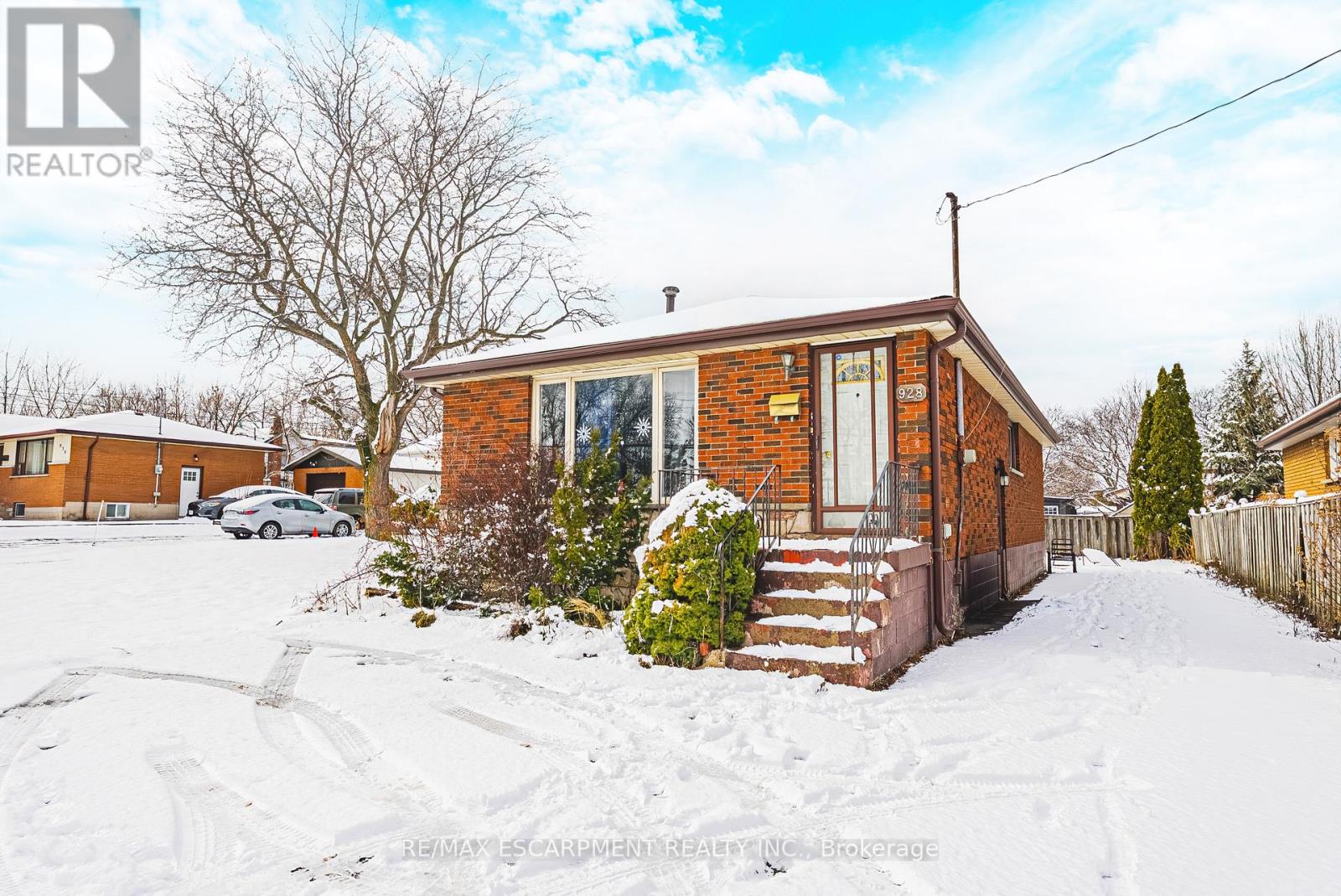 928 UPPER GAGE AVENUE, Hamilton, Ontario