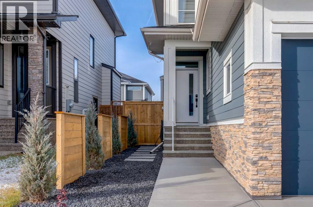 18 South Shore Bay, Chestermere, Alberta  T1X 2R9 - Photo 4 - A2276727