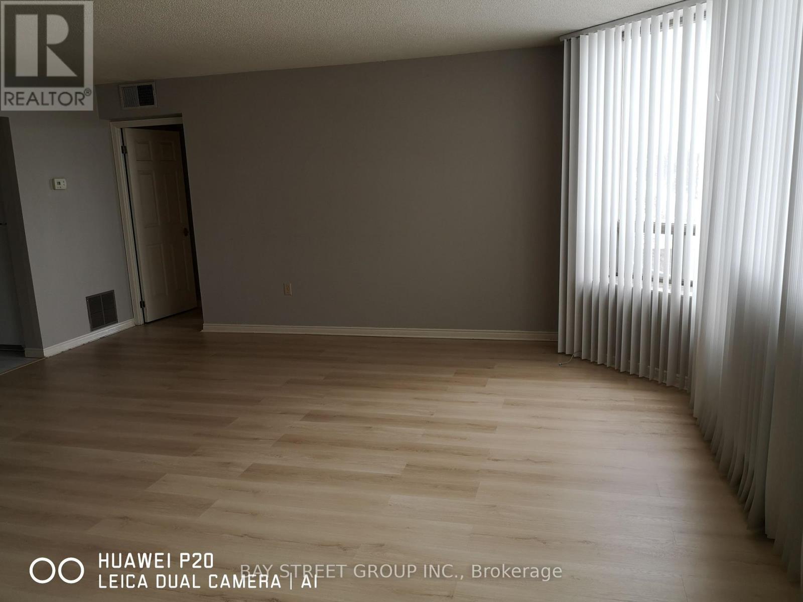 Photo 2 of 11 for 708 - 695 Richmond Street