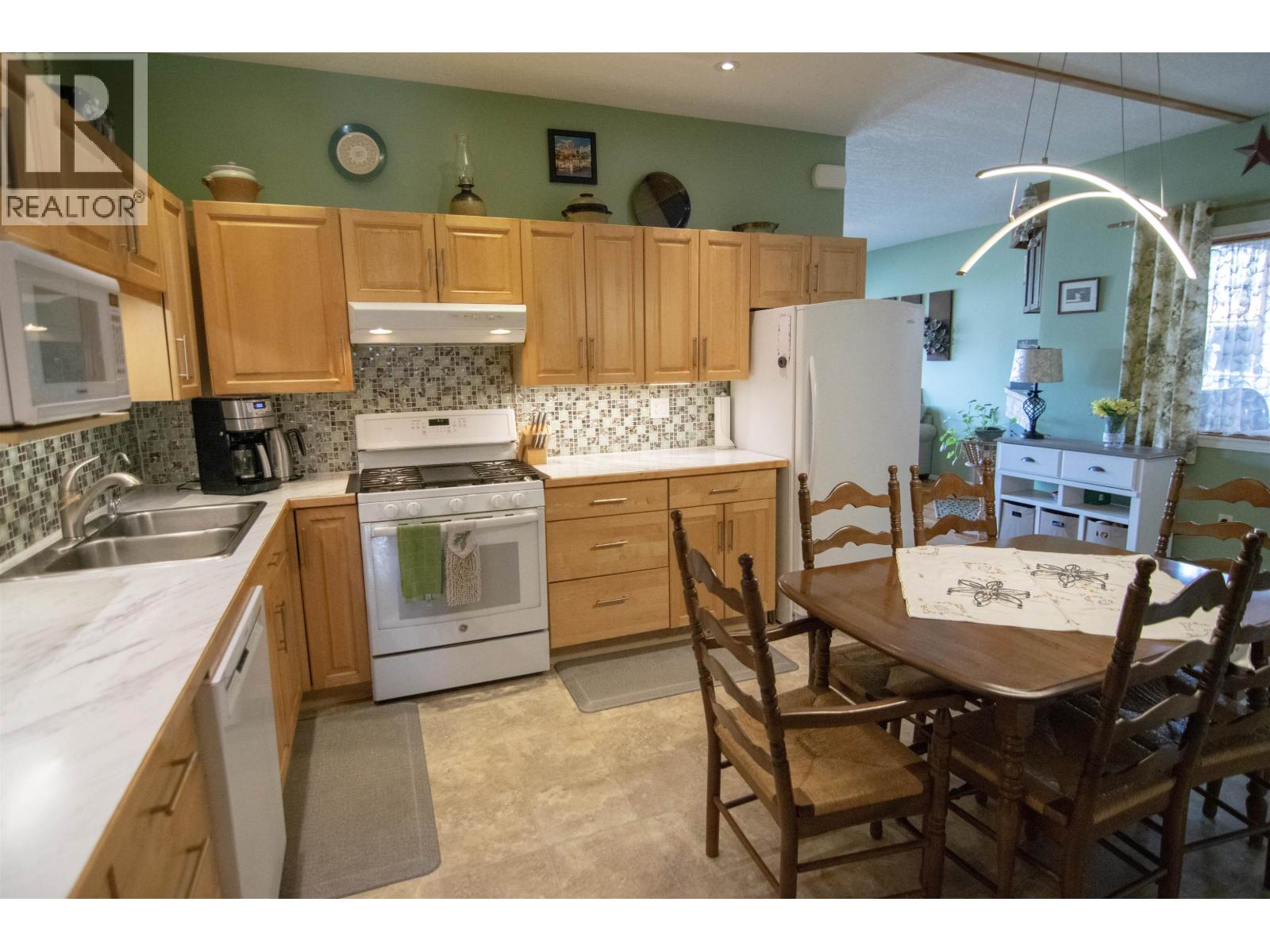 2013 N Third Avenue, Williams Lake, British Columbia  V2G 2W1 - Photo 10 - R3100812