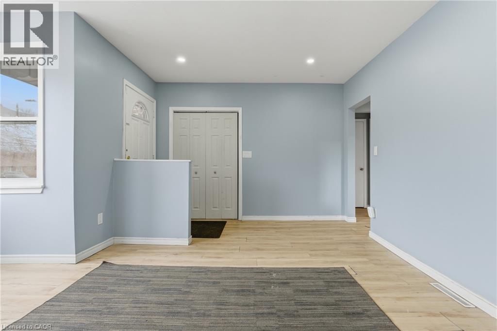 880 Lawrence Road, Hamilton, Ontario  L8K 2A3 - Photo 15 - 40812622