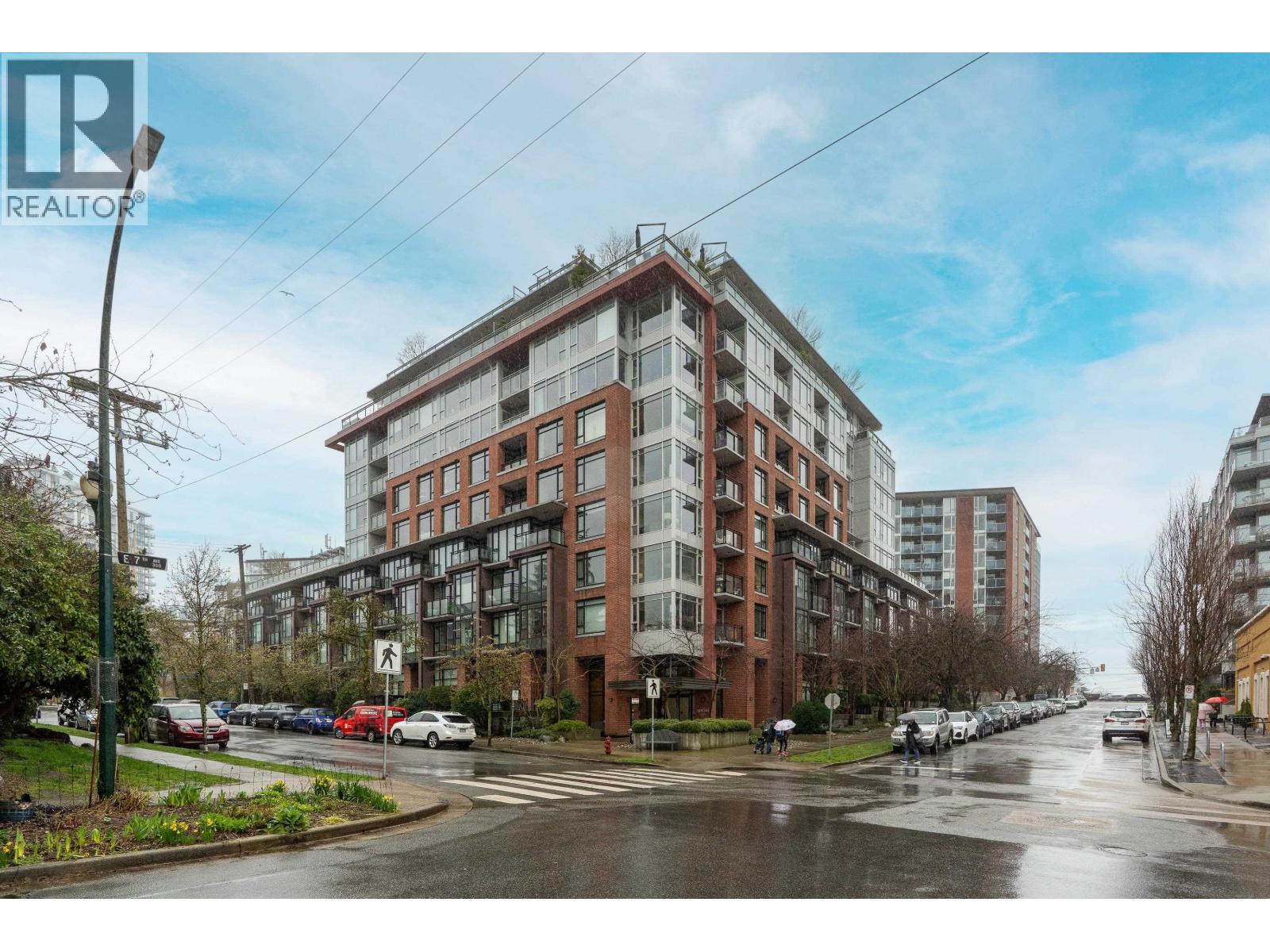 302 2321 Scotia Street, Vancouver, British Columbia  V5T 0A8 - Photo 1 - R3100211