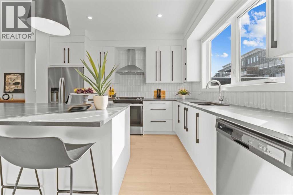 60 Timberline Way Sw, Calgary, Alberta  T3H 4H1 - Photo 6 - A2292098