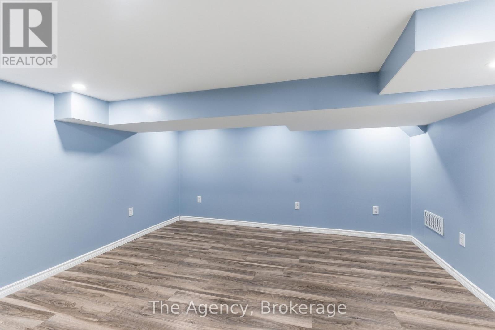 880 Lawrence Road, Hamilton (Rosedale), Ontario  L8K 2A3 - Photo 30 - X12893418