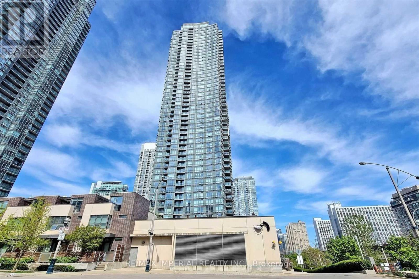 2808 - 11 BRUNEL COURT, Toronto, Ontario
