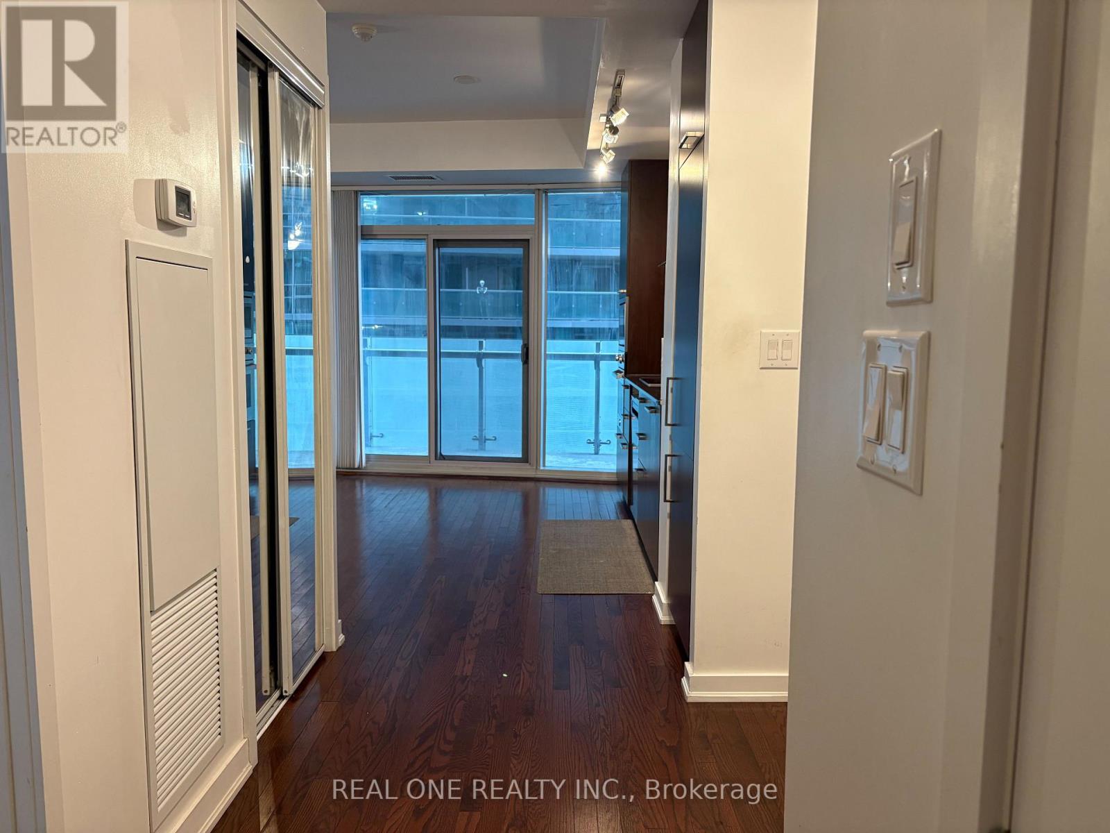 1106 - 12 York Street, Toronto, Ontario  M5J 2Z2 - Photo 8 - C12893874