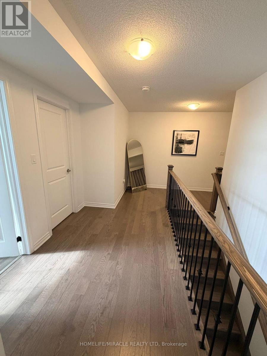 3081 Mulberry Lane, Pickering, Ontario  L0H 1J0 - Photo 9 - E12893868