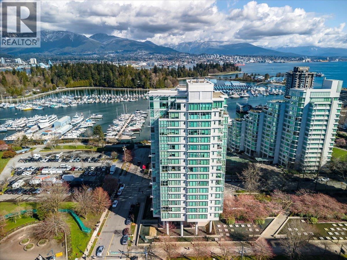 202 1790 Bayshore Drive, Vancouver, British Columbia  V6G 3G5 - Photo 1 - R3100954