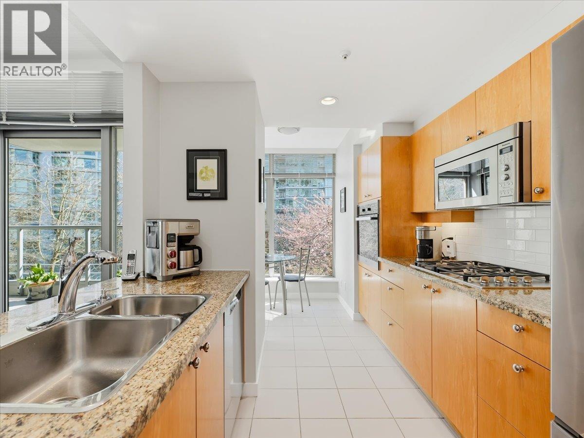 202 1790 Bayshore Drive, Vancouver, British Columbia  V6G 3G5 - Photo 10 - R3100954