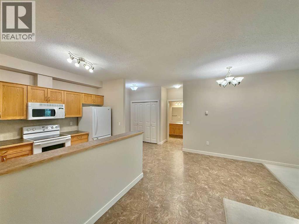 305, 109 Seabolt Drive, Hinton, Alberta  T7V 1K2 - Photo 10 - A2253808