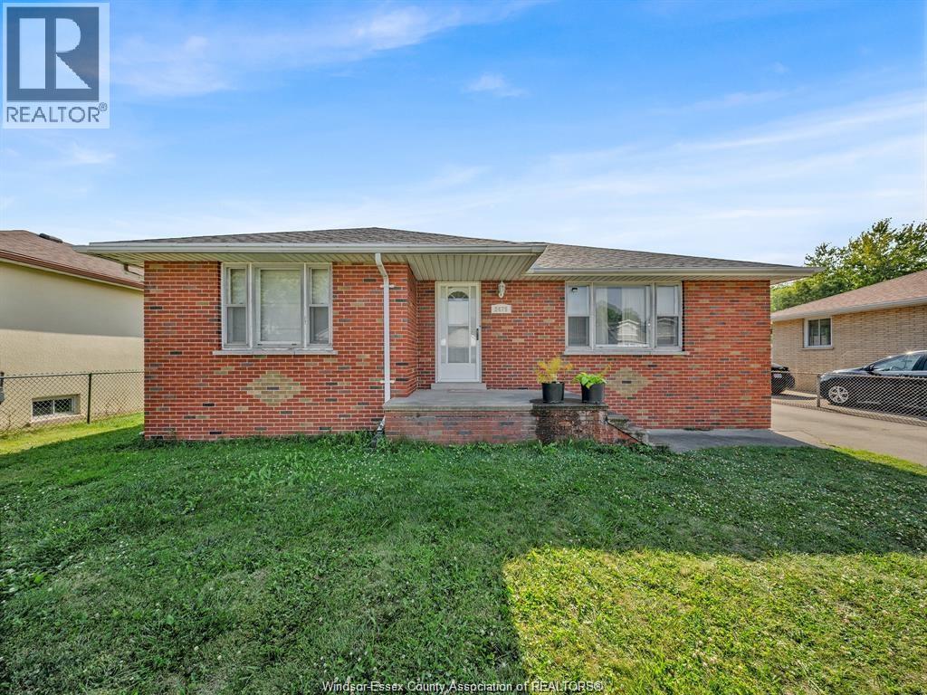 MLS# 26005569: 2475 MEIGHEN Unit# LOWER, Windsor, Canada