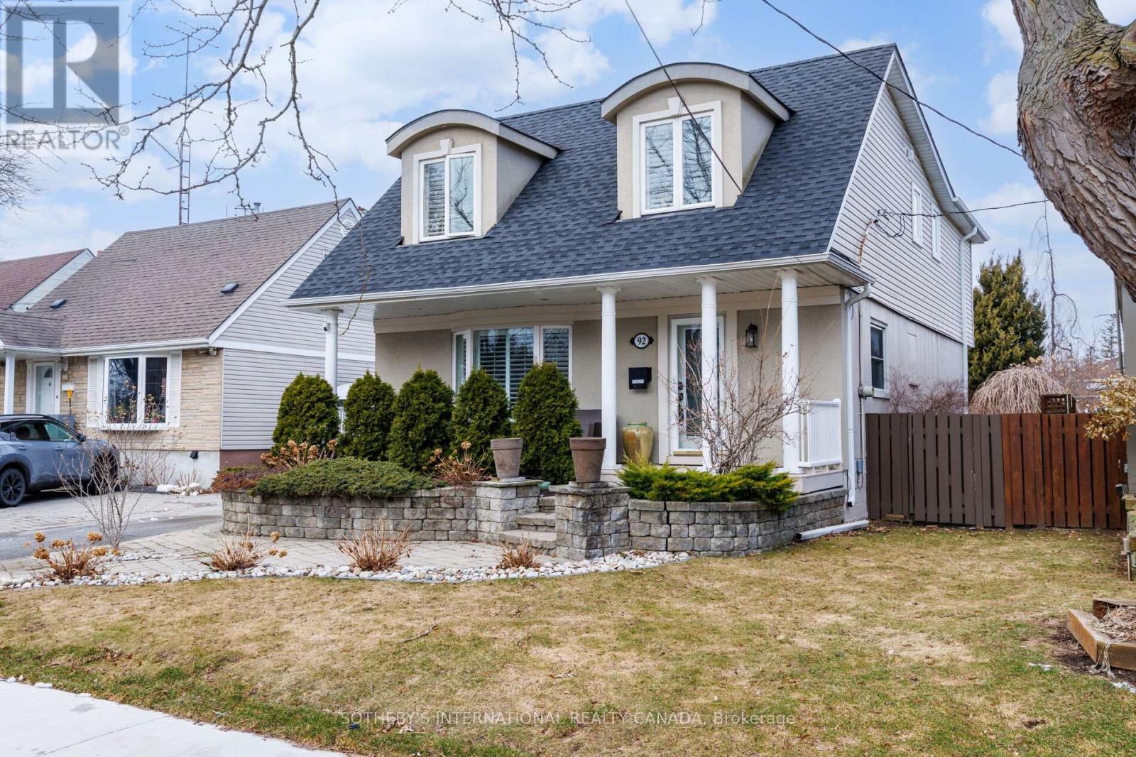 92 DELMA DRIVE, Toronto, Ontario