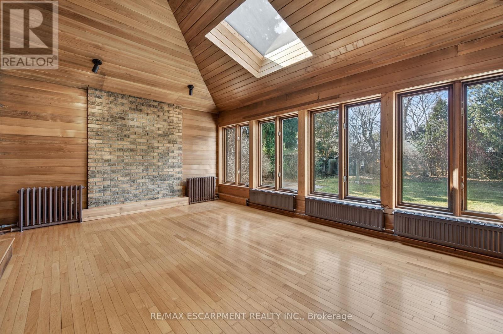 2317 Lakeshore Road, Burlington, Ontario  L7R 1B3 - Photo 22 - W12886836