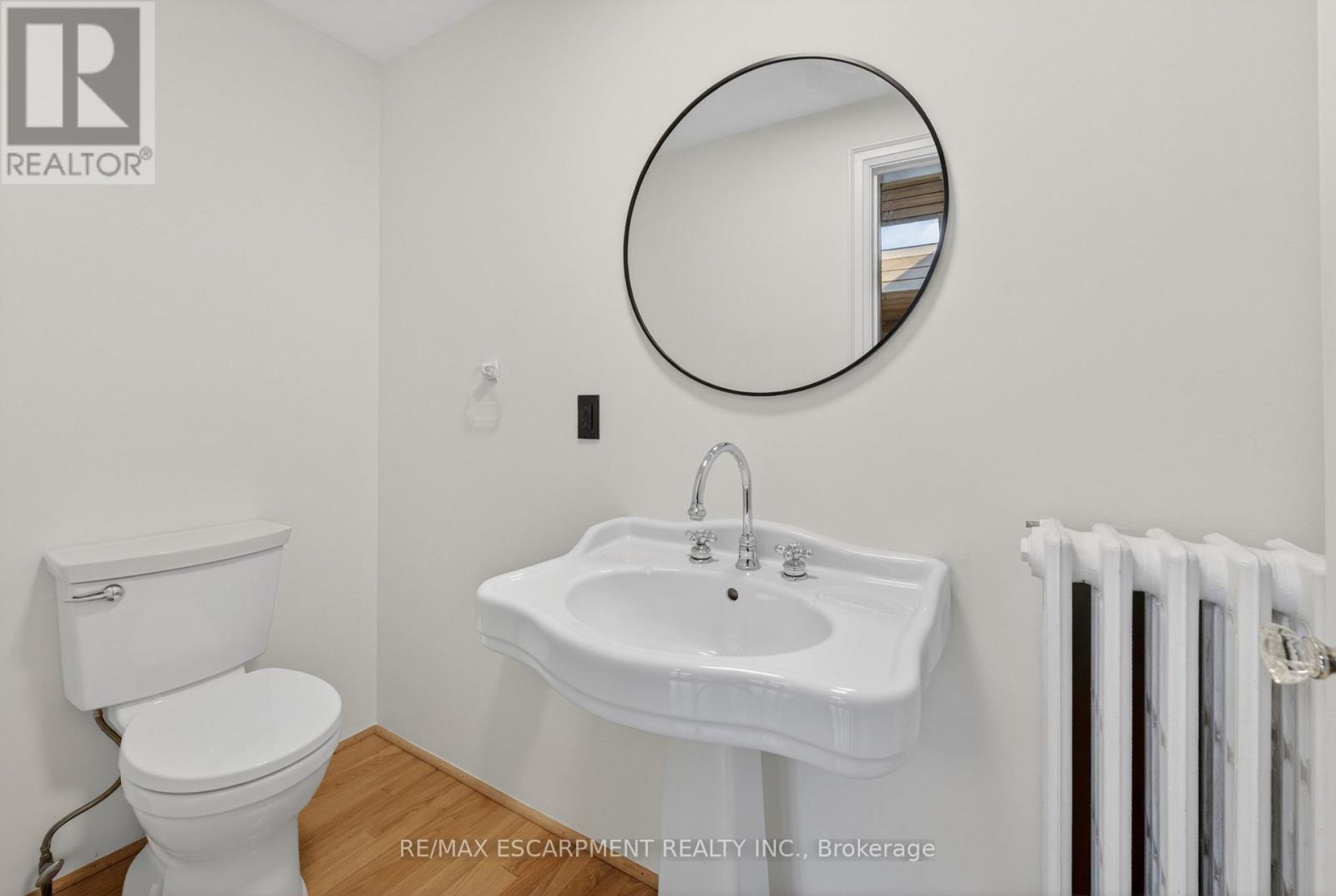 2317 Lakeshore Road, Burlington, Ontario  L7R 1B3 - Photo 26 - W12886836