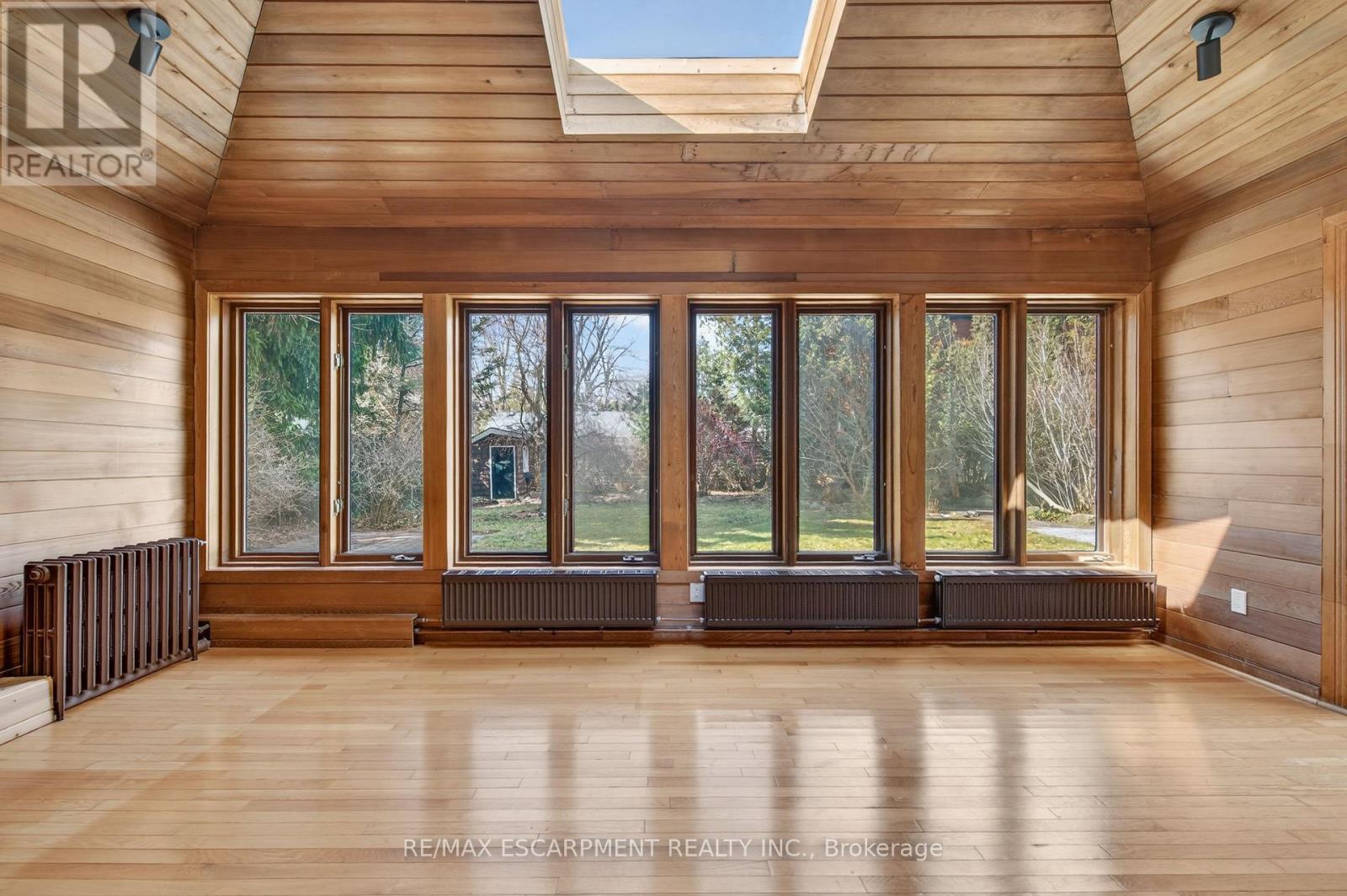 2317 Lakeshore Road, Burlington, Ontario  L7R 1B3 - Photo 23 - W12886836