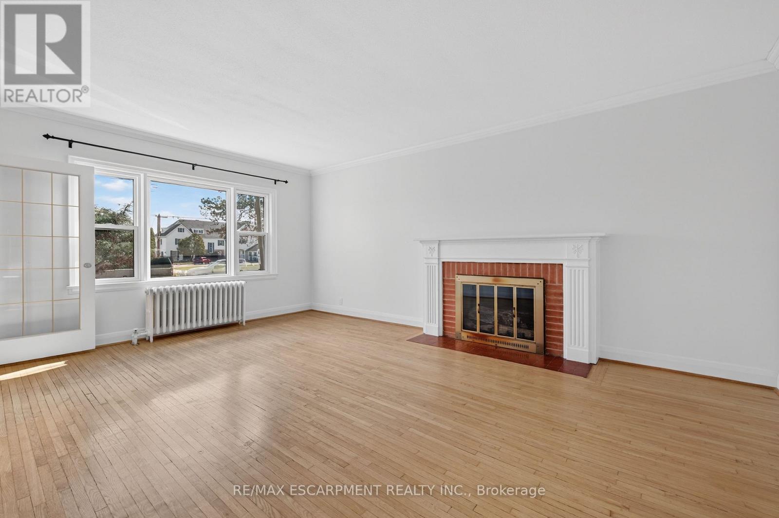 2317 Lakeshore Road, Burlington, Ontario  L7R 1B3 - Photo 9 - W12886836