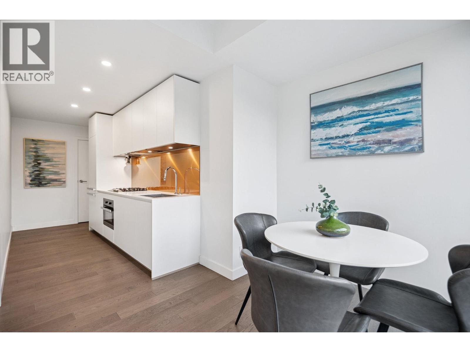 808 1480 HOWE STREET, Vancouver, British Columbia