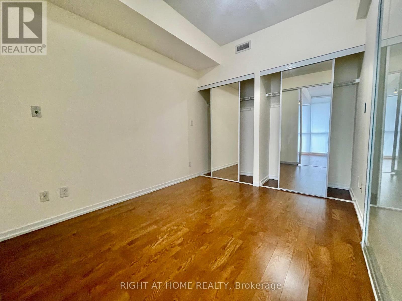 1311 - 55 Bremner Boulevard, Toronto, Ontario  M5V 0A1 - Photo 11 - C12893896