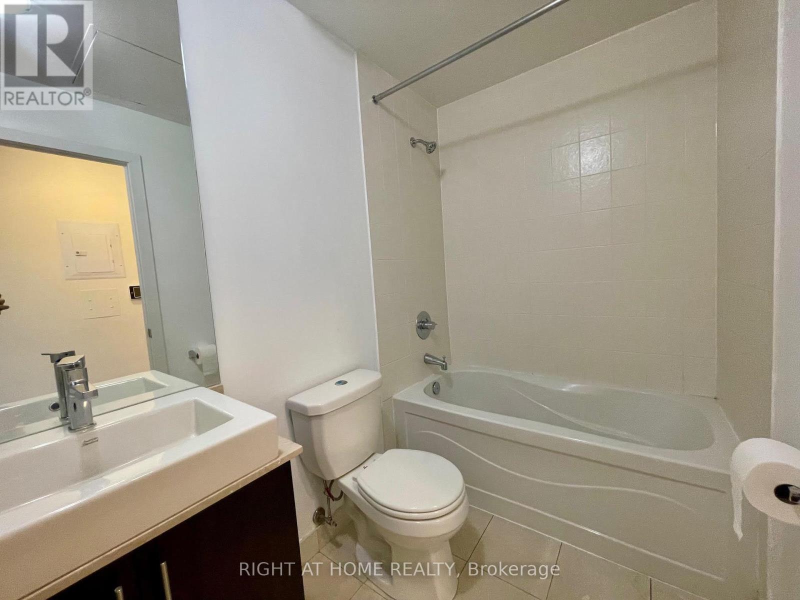 1311 - 55 Bremner Boulevard, Toronto, Ontario  M5V 0A1 - Photo 14 - C12893896