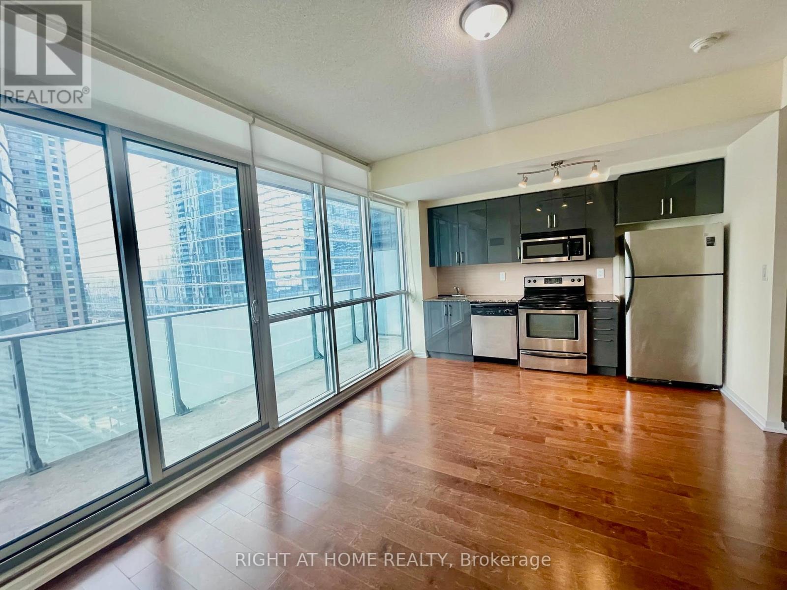 1311 - 55 Bremner Boulevard, Toronto, Ontario  M5V 0A1 - Photo 8 - C12893896