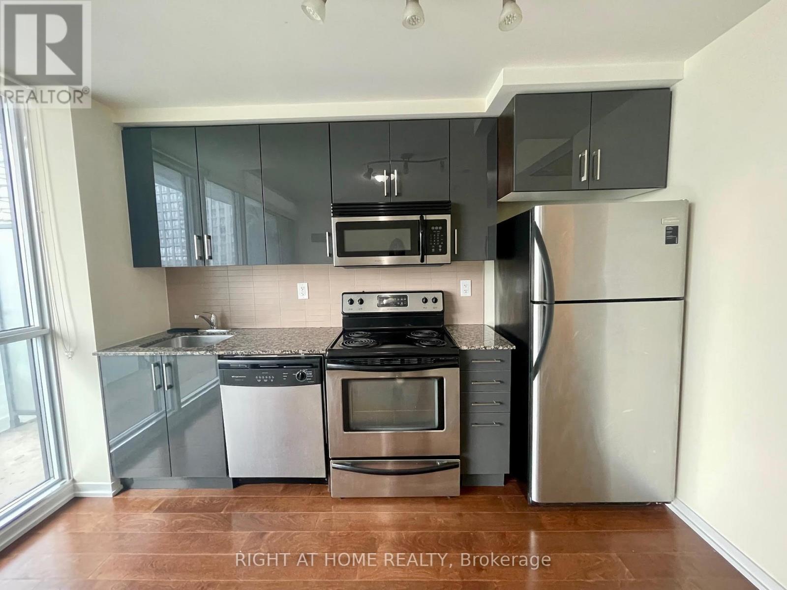 1311 - 55 Bremner Boulevard, Toronto, Ontario  M5V 0A1 - Photo 9 - C12893896