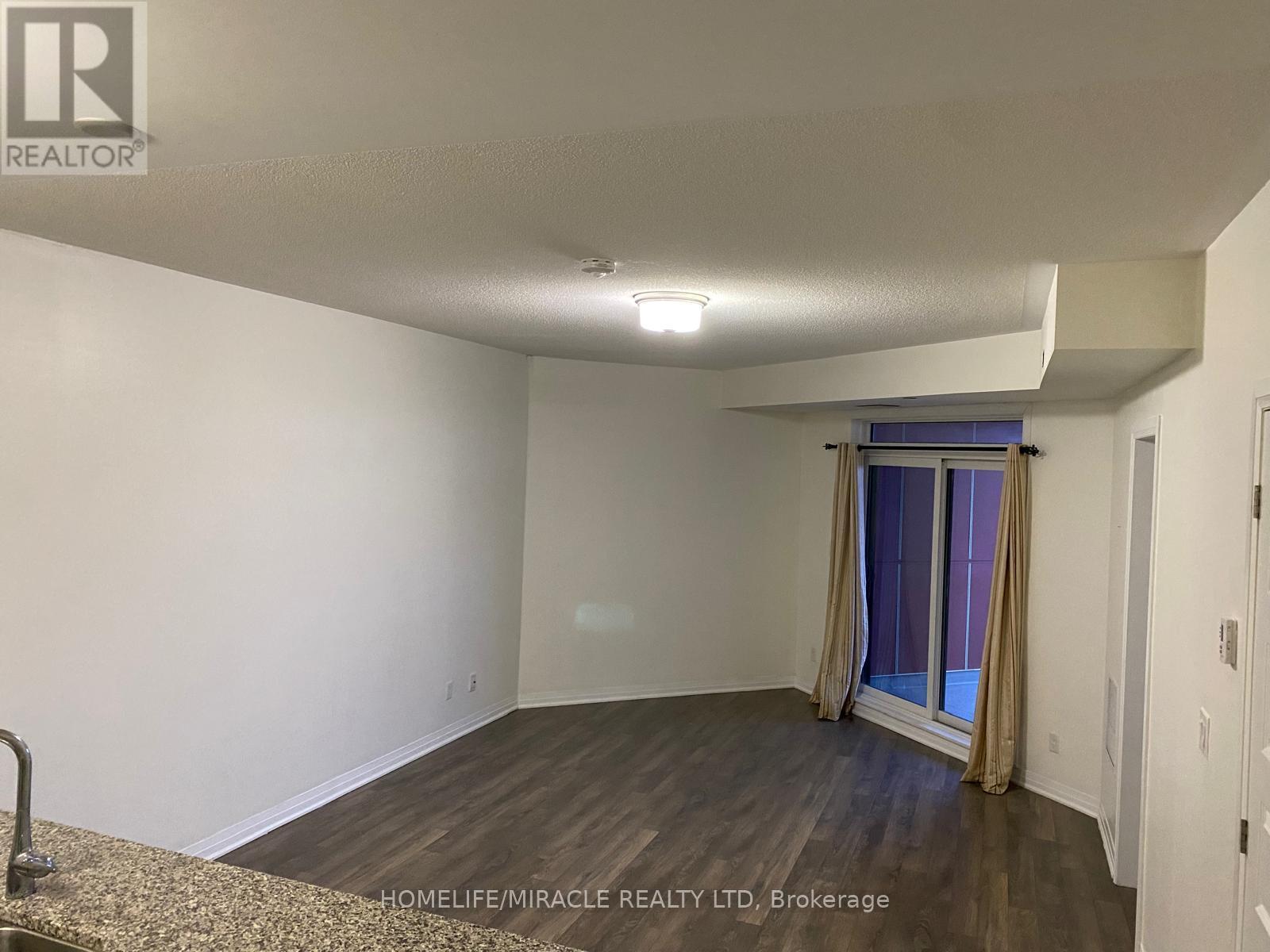 501 - 2 Adam Sellers Street, Markham, Ontario  L6B 1N2 - Photo 3 - N12893888