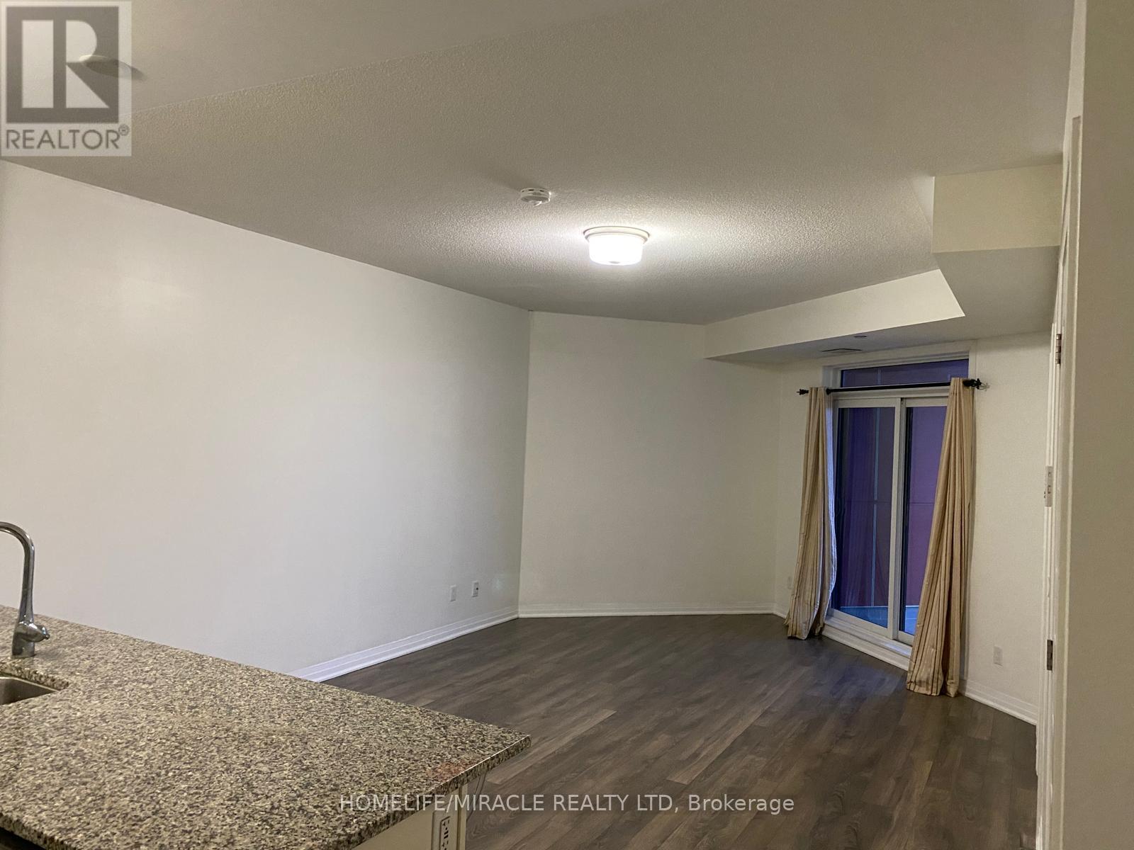 501 - 2 Adam Sellers Street, Markham, Ontario  L6B 1N2 - Photo 7 - N12893888