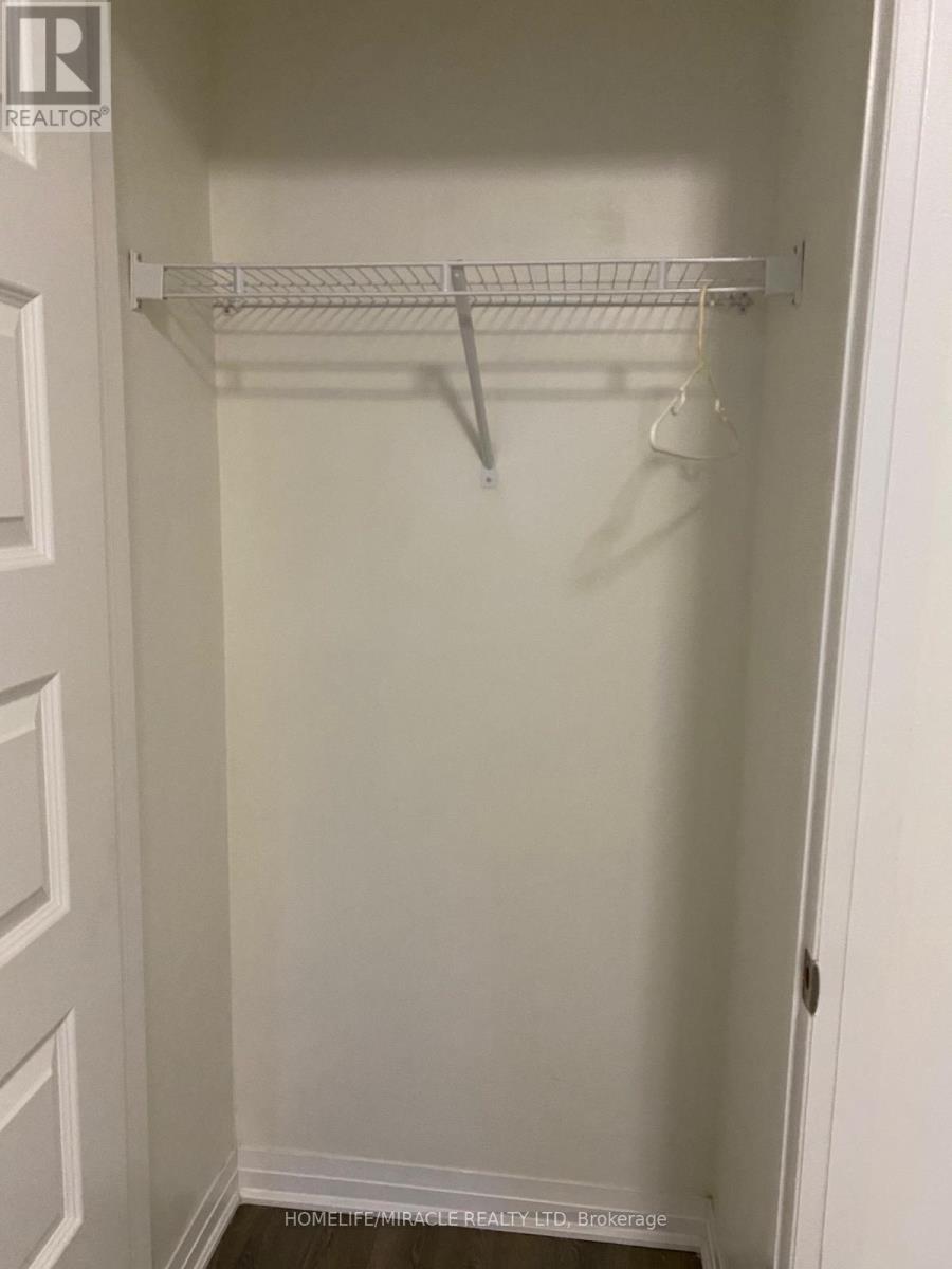 501 - 2 Adam Sellers Street, Markham, Ontario  L6B 1N2 - Photo 8 - N12893888