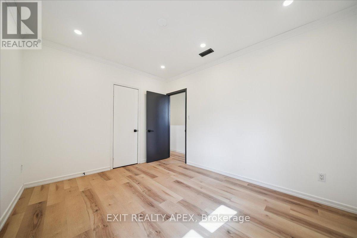 Second Floor - 343 Greenwood Avenue, Toronto, Ontario  M4L 2R6 - Photo 6 - E12889738