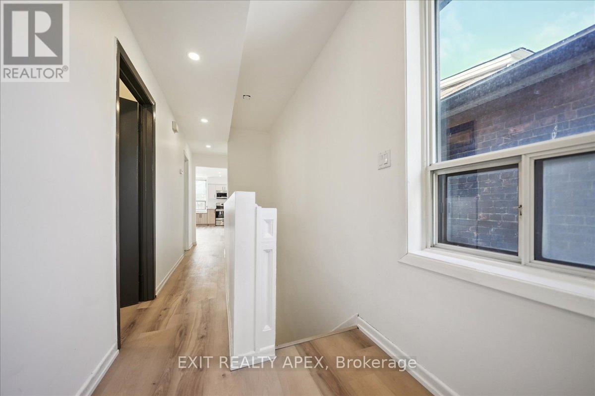 Second Floor - 343 Greenwood Avenue, Toronto, Ontario  M4L 2R6 - Photo 14 - E12889738