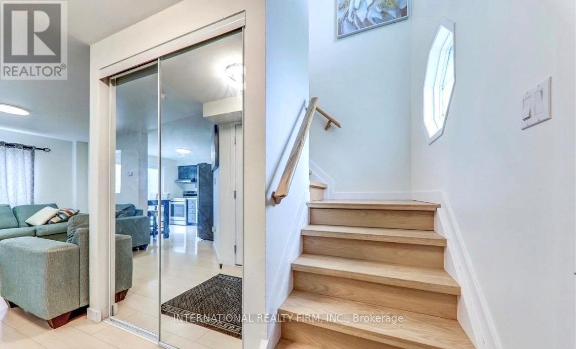 15 Hewitt Place, Barrie, Ontario  L4M 7B3 - Photo 11 - S12893916