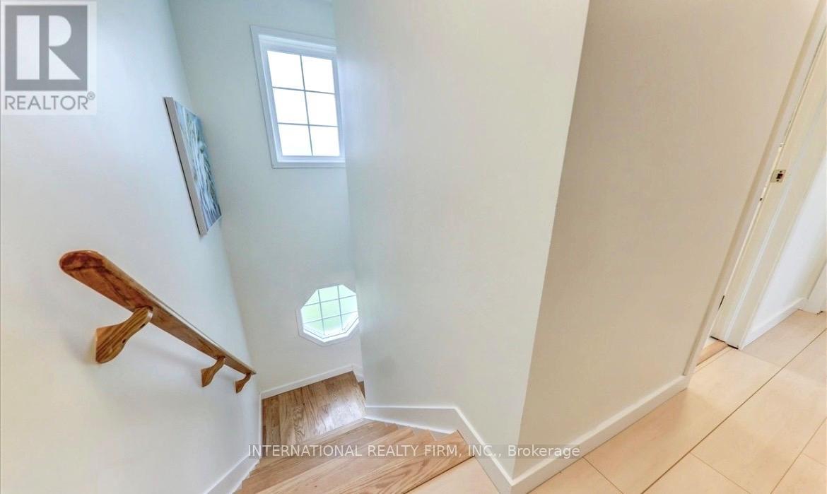 15 Hewitt Place, Barrie, Ontario  L4M 7B3 - Photo 12 - S12893916