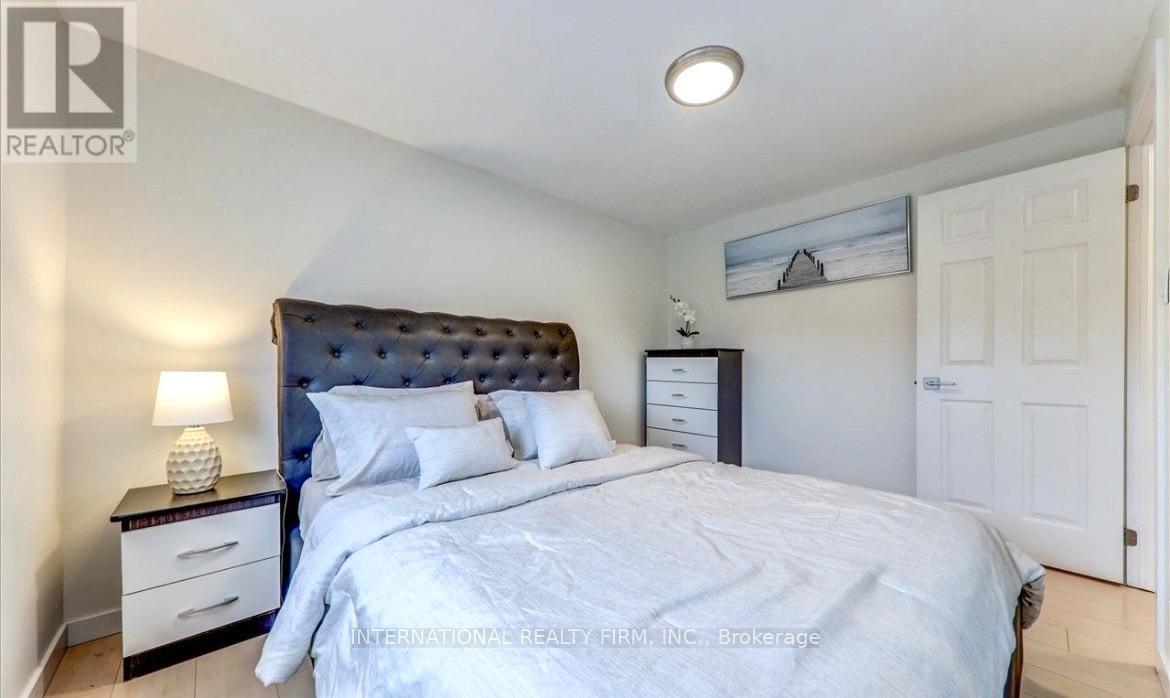 15 Hewitt Place, Barrie, Ontario  L4M 7B3 - Photo 15 - S12893916