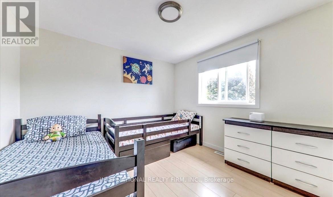 15 Hewitt Place, Barrie, Ontario  L4M 7B3 - Photo 18 - S12893916