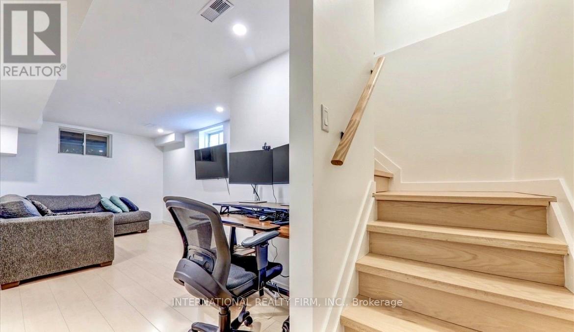 15 Hewitt Place, Barrie, Ontario  L4M 7B3 - Photo 22 - S12893916