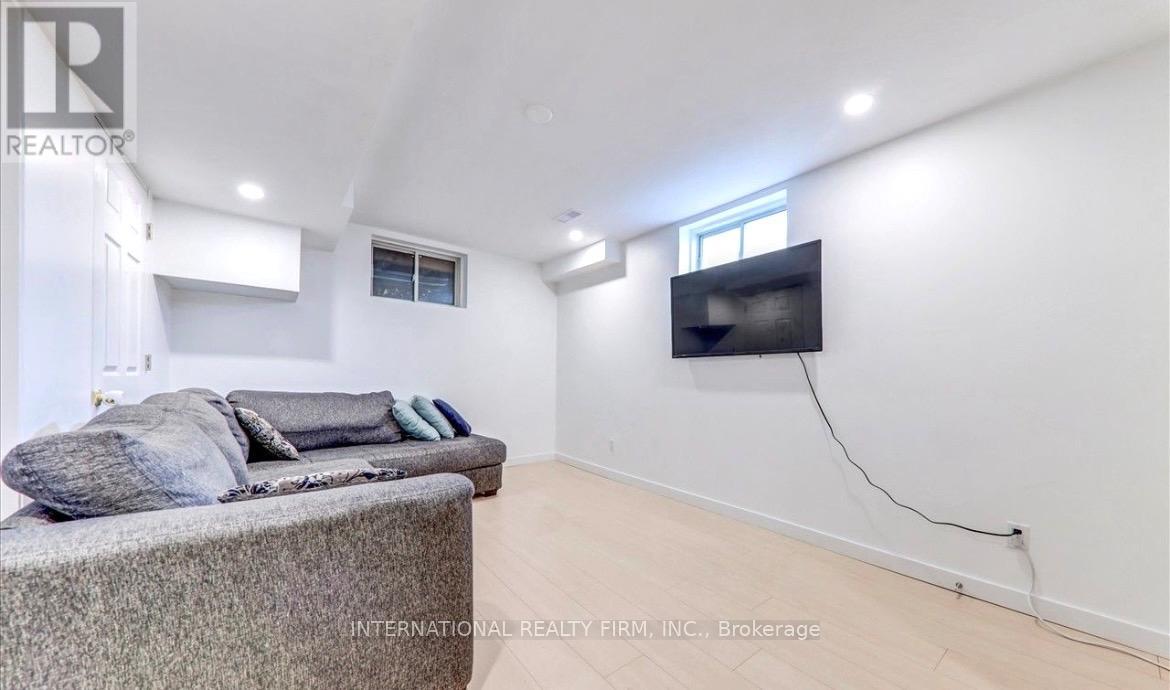 15 Hewitt Place, Barrie, Ontario  L4M 7B3 - Photo 23 - S12893916