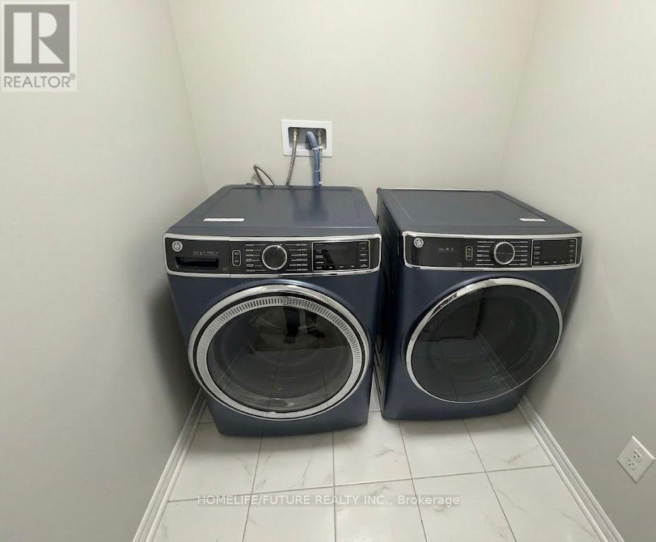 143 Yates Drive, Milton, Ontario  L9E 1S7 - Photo 8 - W12893876