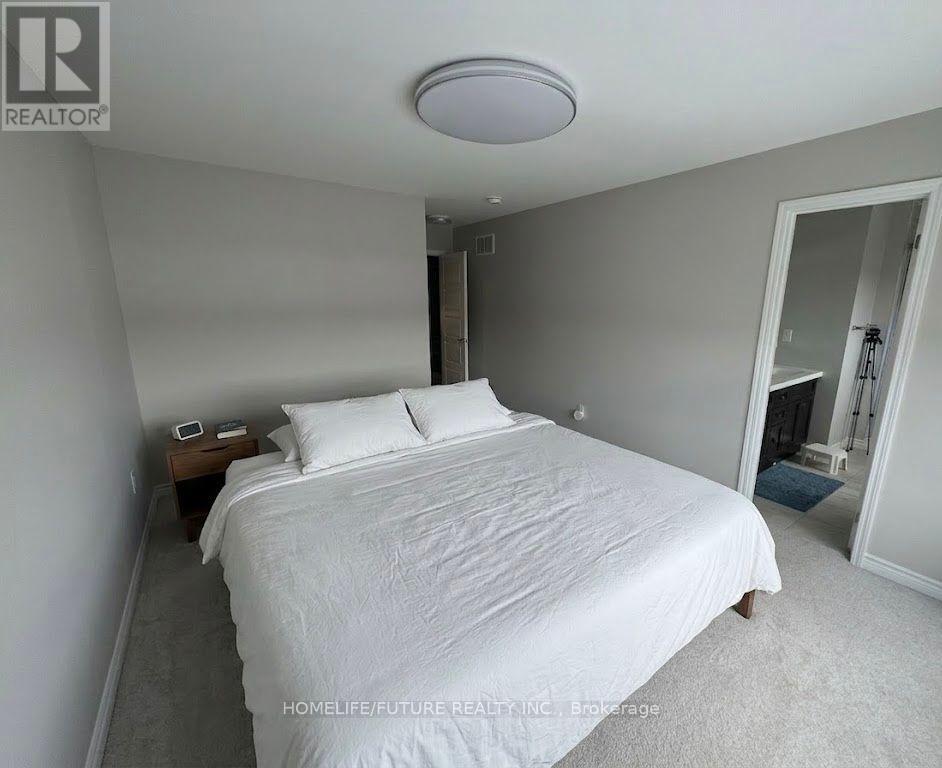 143 Yates Drive, Milton, Ontario  L9E 1S7 - Photo 9 - W12893876