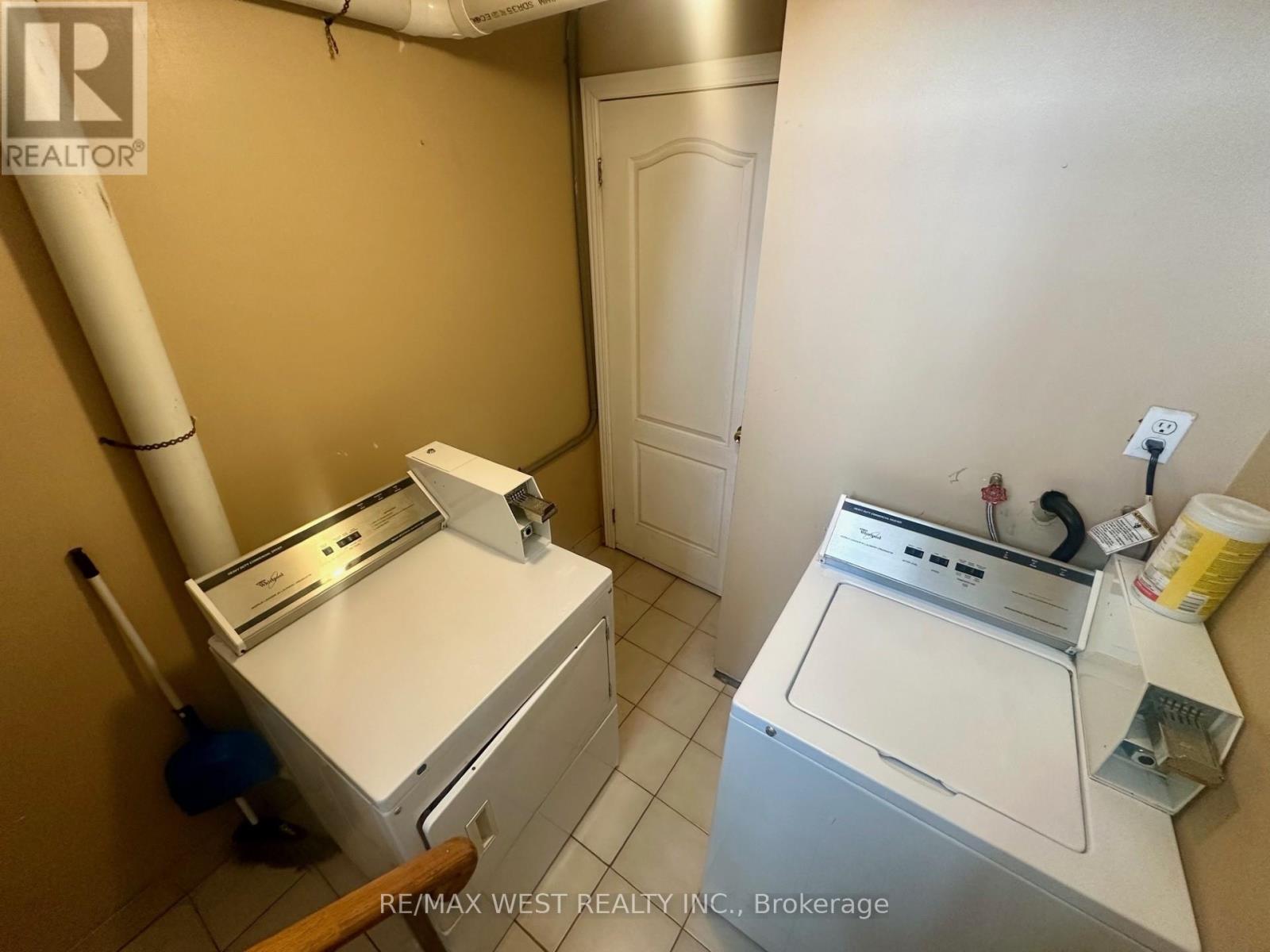 Basement - 355 Silverthorn Avenue, Toronto, Ontario  M6M 3G7 - Photo 11 - W12893898