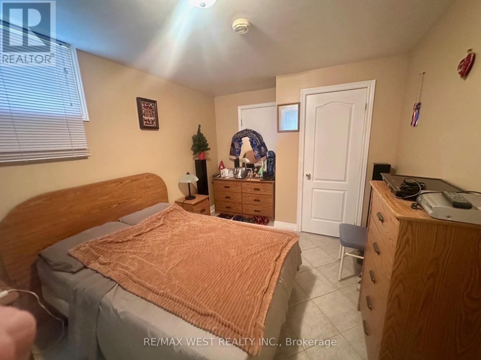 Basement - 355 Silverthorn Avenue, Toronto, Ontario  M6M 3G7 - Photo 8 - W12893898