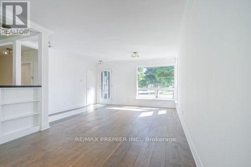 540 Third Line, Oakville, Ontario  L6L 4A7 - Photo 9 - W12893908