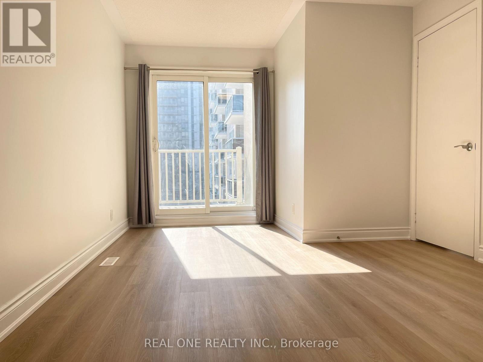 217 - 25 Richgrove Drive, Toronto, Ontario  M9R 0A3 - Photo 14 - W12893914