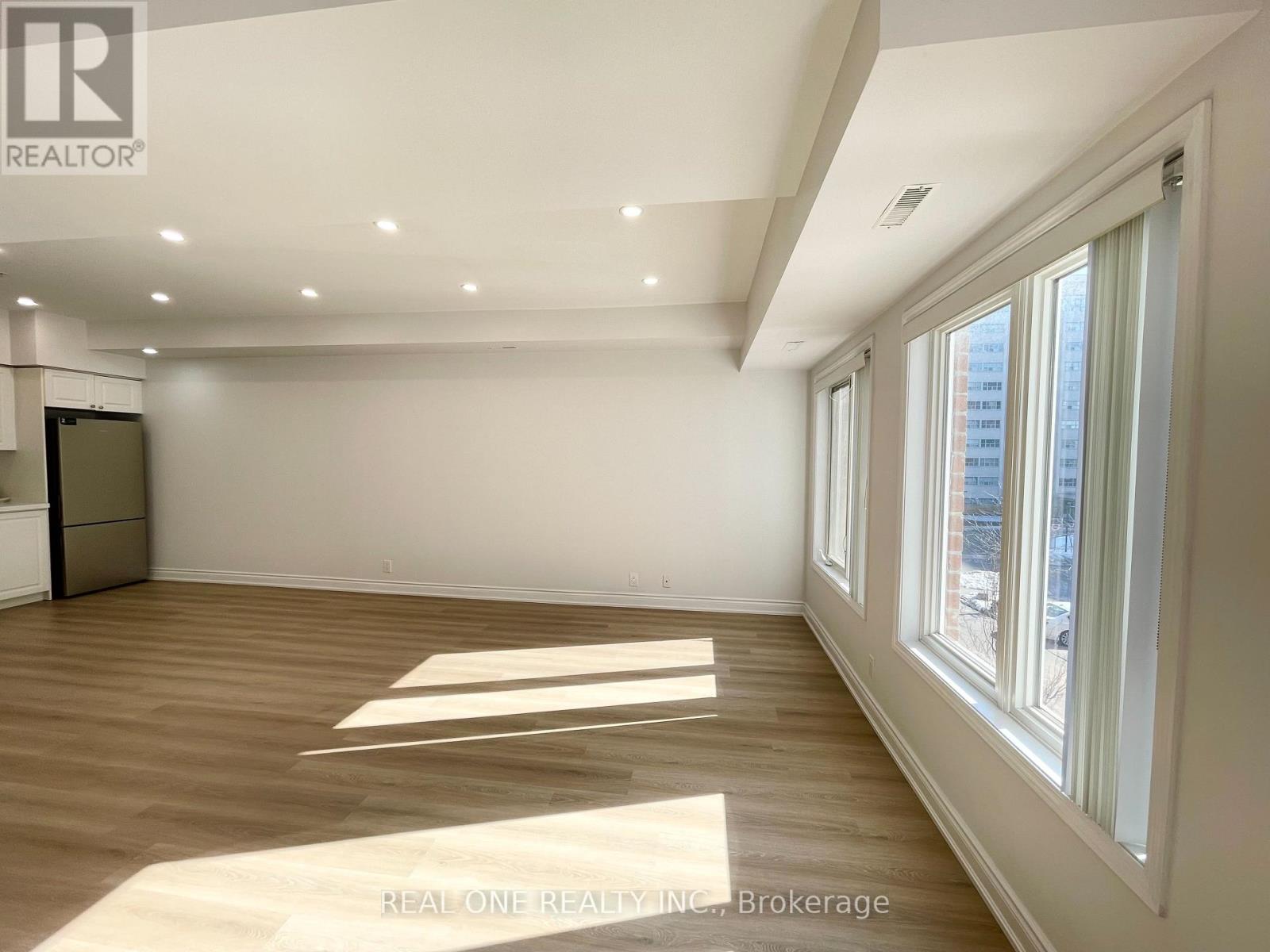 217 - 25 Richgrove Drive, Toronto, Ontario  M9R 0A3 - Photo 3 - W12893914