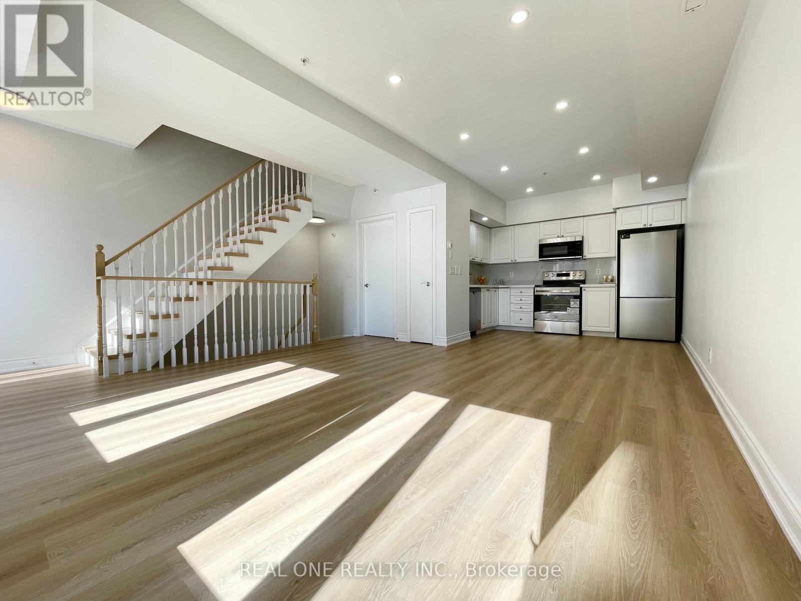 217 - 25 Richgrove Drive, Toronto, Ontario  M9R 0A3 - Photo 5 - W12893914